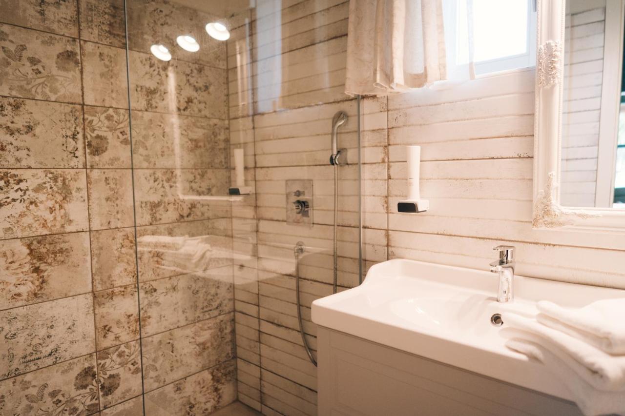 Pajta Apartman Es Vendeghaz Тата Екстер'єр фото